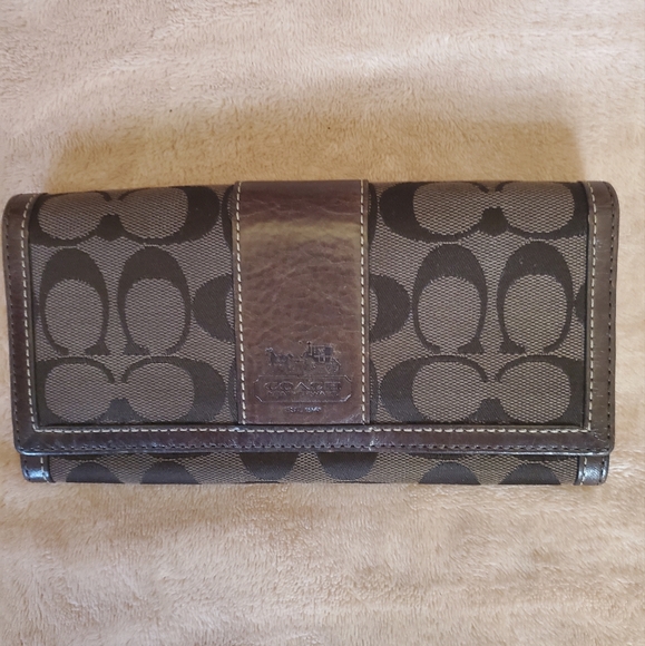 Coach Dark Brown Signature Clutch - Picture 1 of 5